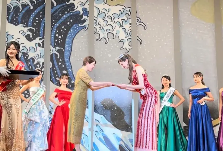 乌克兰佳丽荣获日本选美桂冠,多元审美触动日本社会敏感神经