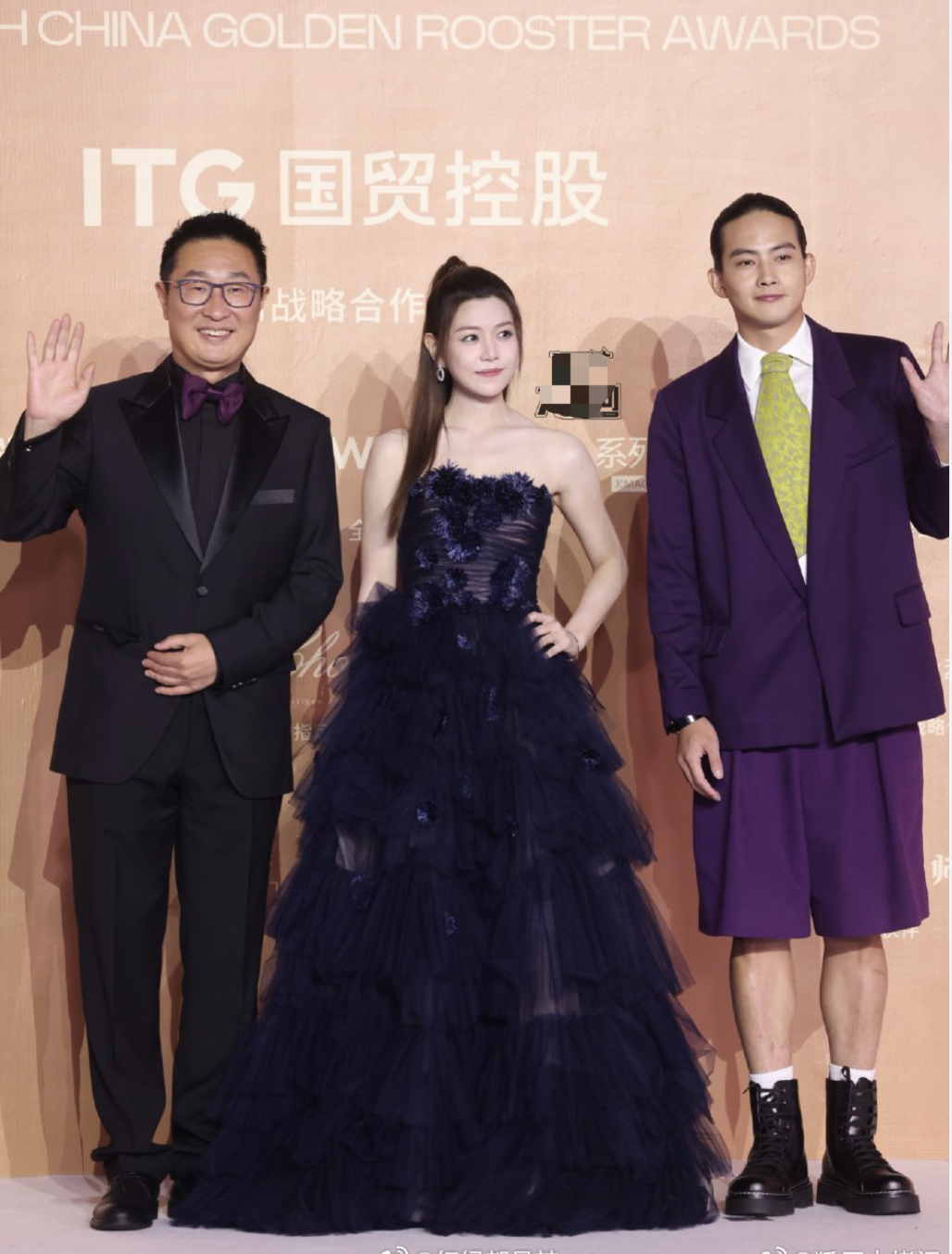 金鸡红毯:吴京刘德华有排面,金晨美翻了,57岁刘嘉玲像35岁