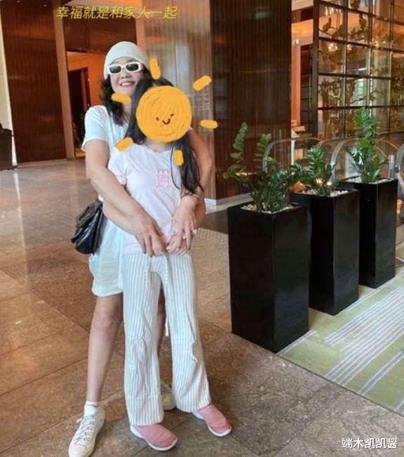 张兰带儿子与小富婆聚会,脸色胀红三人紧搂,女方与大S重名