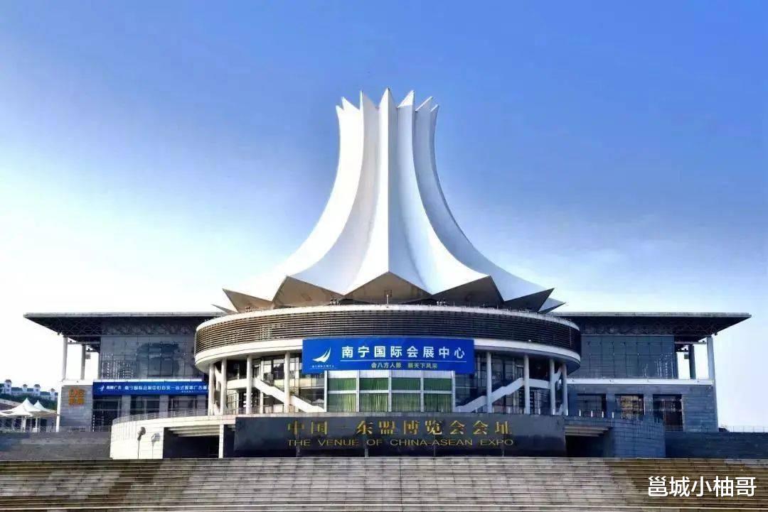 招聘|广西春季人才交流大会人头涌动,对于这次招聘,可能要泼一盆冷水