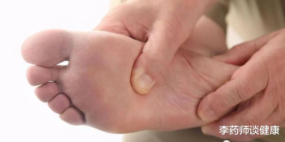 身体衰老,脚部先知!脚上出现这8种问题,与变老有关!请速了解
