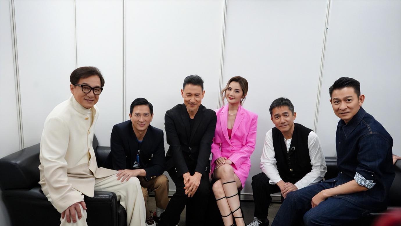 影帝|五大影帝罕见同框！刘德华年轻，梁朝伟满头白发，张学友坐姿抢镜