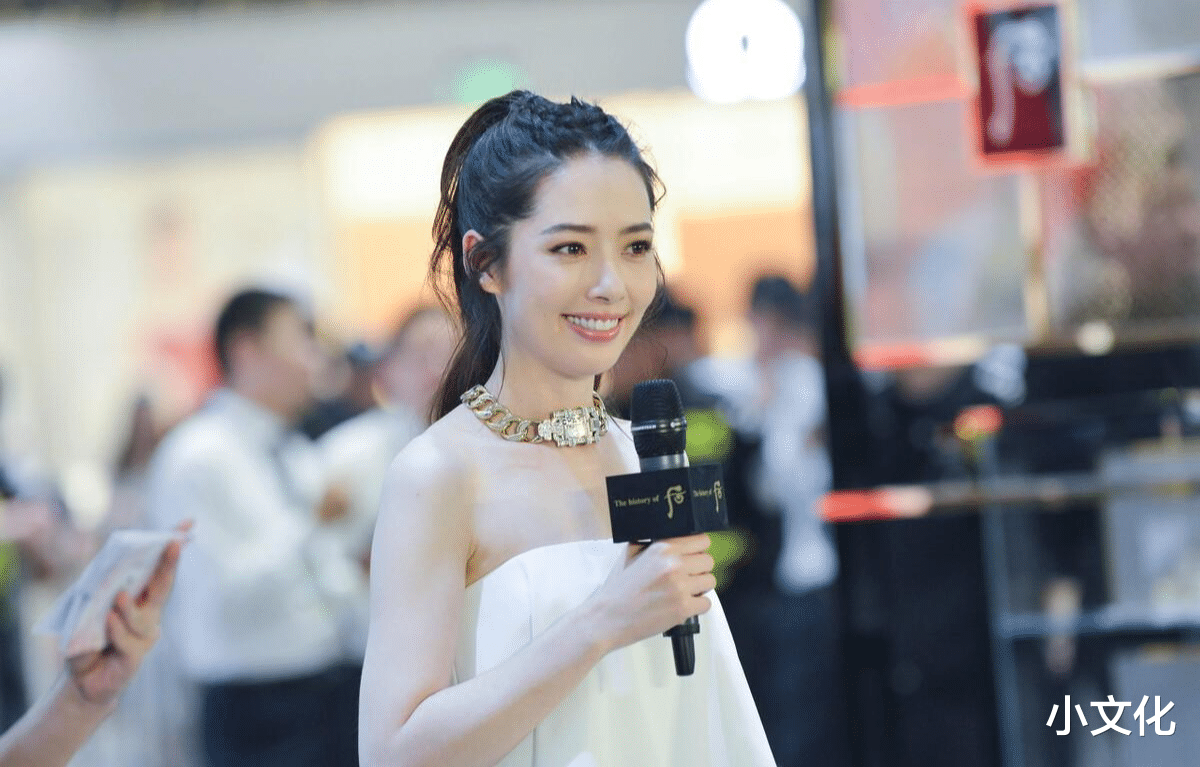 郭碧婷|向佐郭碧婷同框太难看,一个卑微一个爱搭不理,装都懒得装了