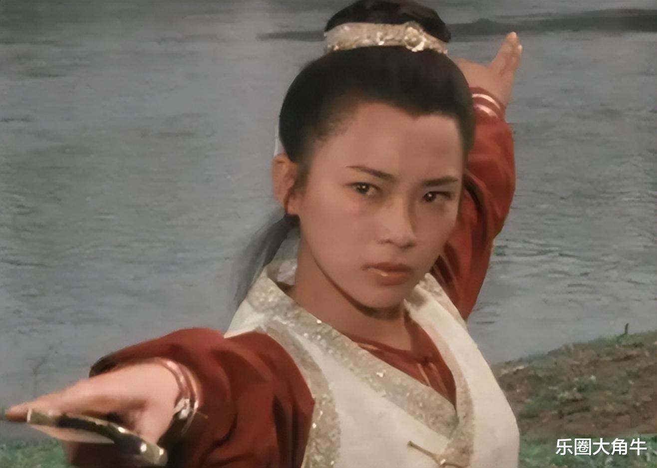 35岁李思:我爸是李连杰,我妈是黄秋燕,我是留守儿童