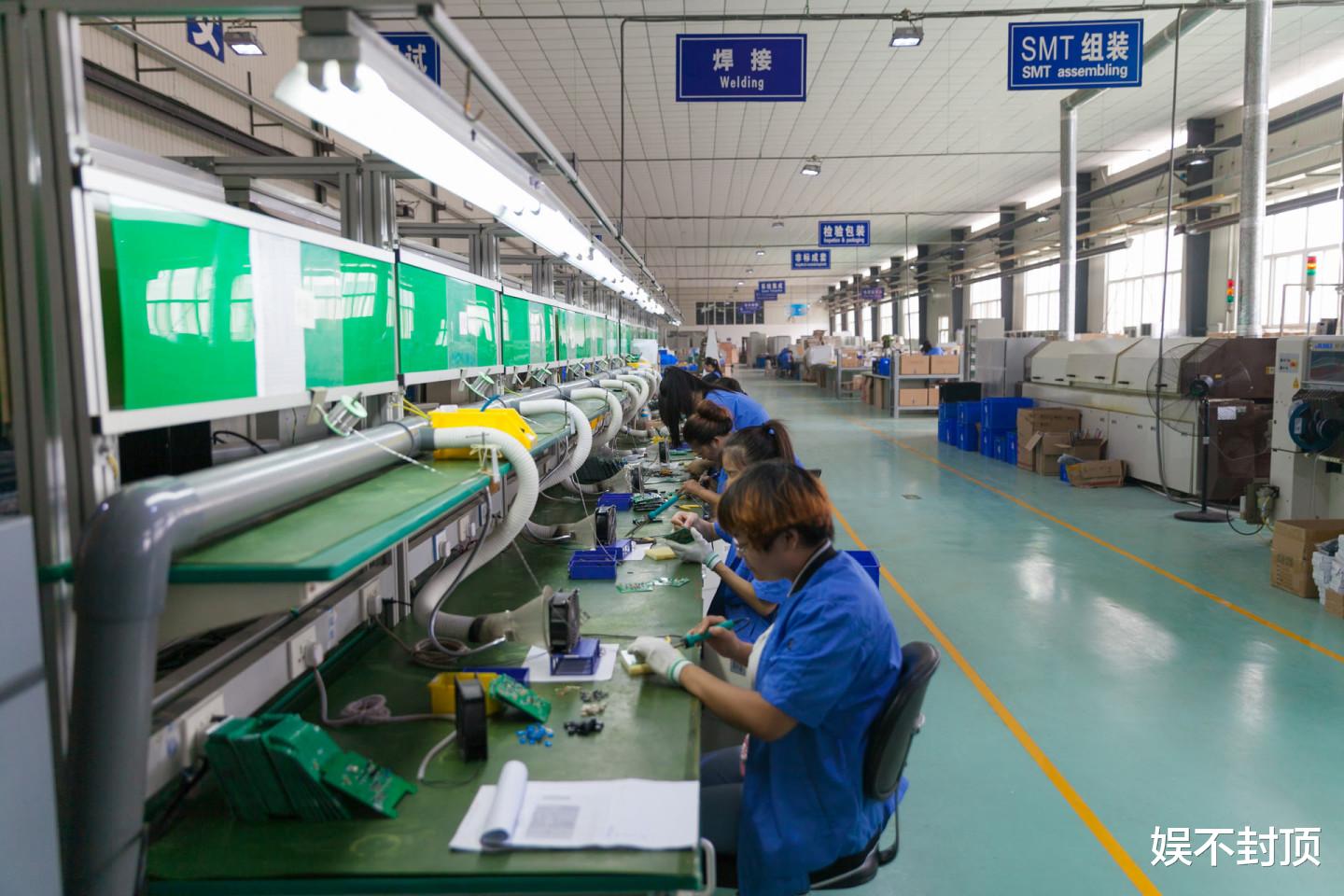 本科生|本科生却在流水线上班,天天和初中学历的人工作,感觉心里不平衡