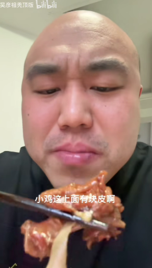 本想把脸埋进健身欧尼酱的缝里，不料他们都成了“正宗大飞柱”