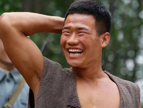 知名童星被曝侵犯女艺人,饭桌上不老实,饭后却想要更进一步