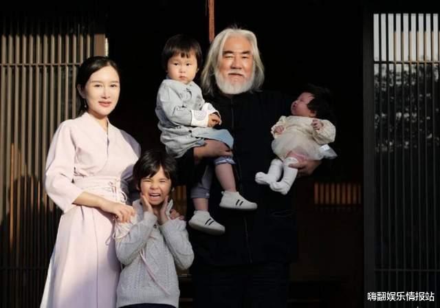 张伦硕|儿子吃软饭?张伦硕妈妈怒气开直播,回应与钟丽缇关系不和的传闻