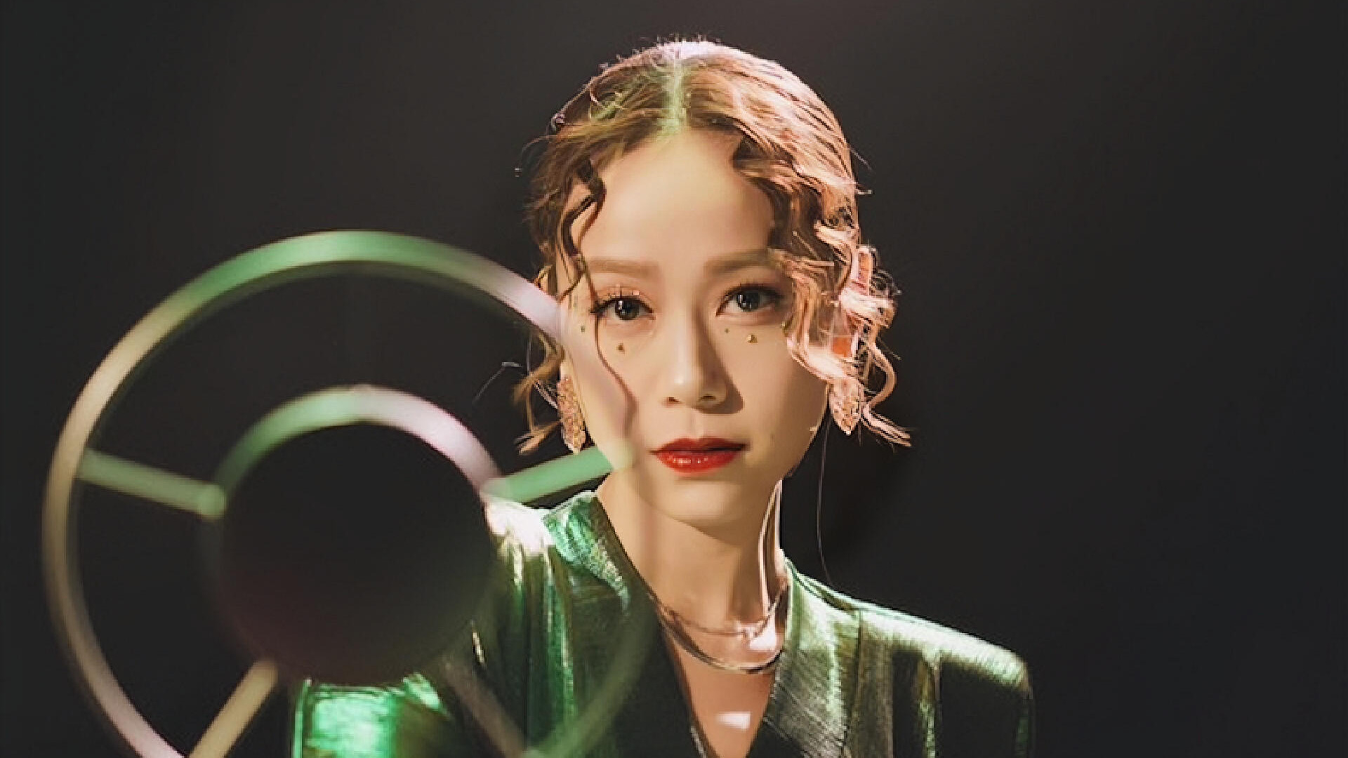 TVB|TVB前知名女星高调复出！花百万全款买车位，4年不工作依旧富贵