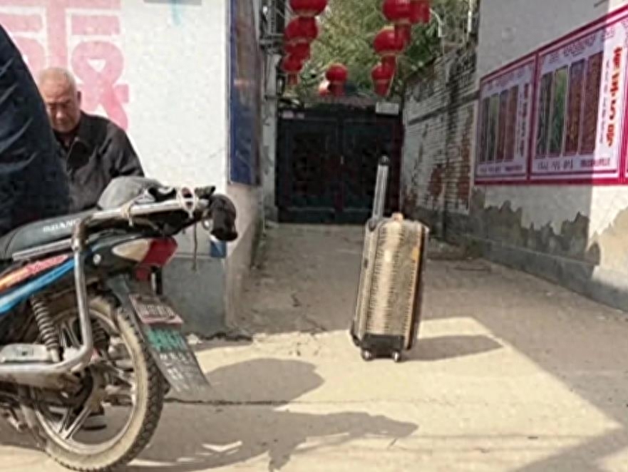 善恶到头终有报！遭到老大爷堵门的朱之文，已经活成了一个笑话