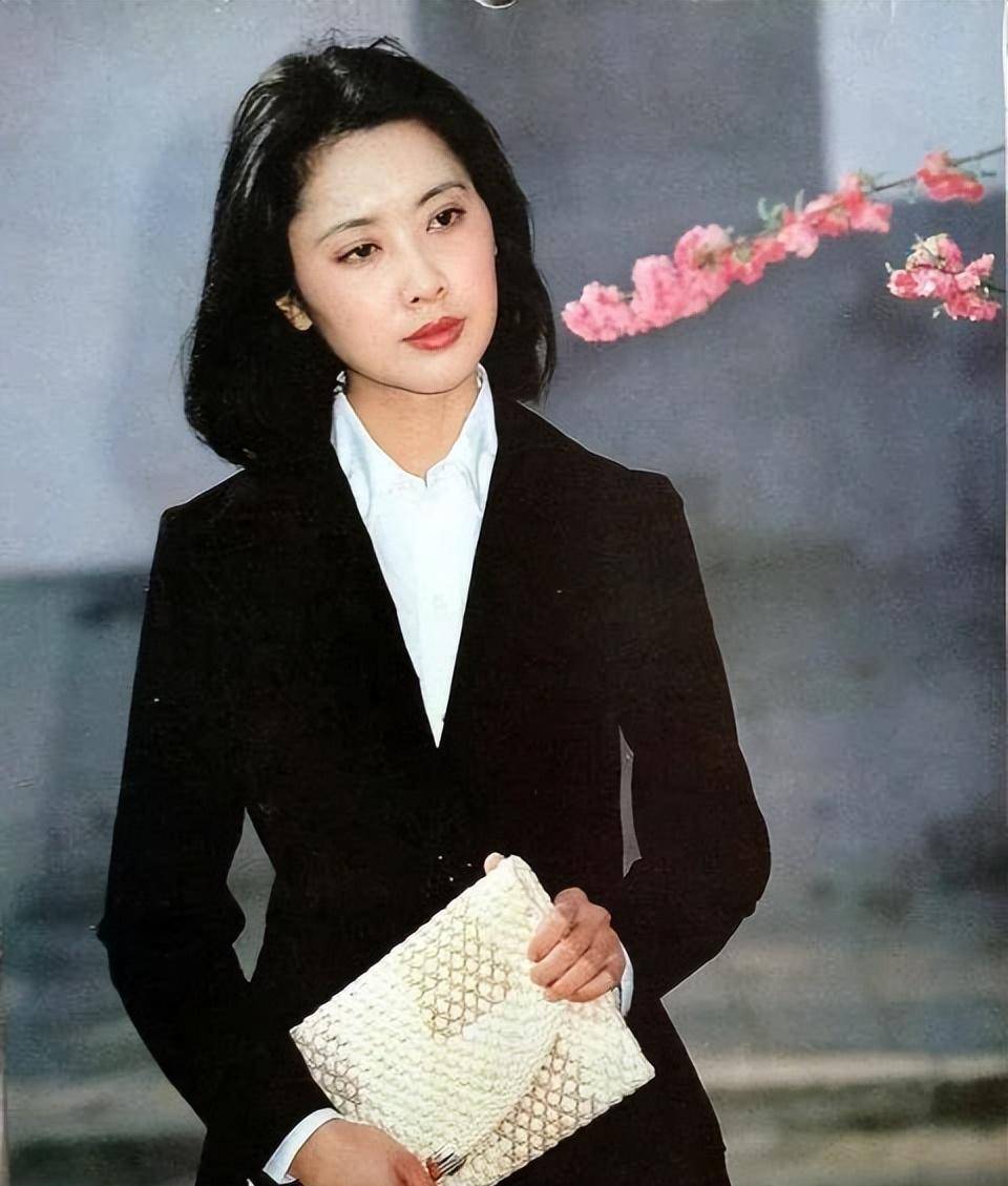 娱乐圈|从1982到2022,中国娱乐圈40年的审美变化,是进步还是退步?