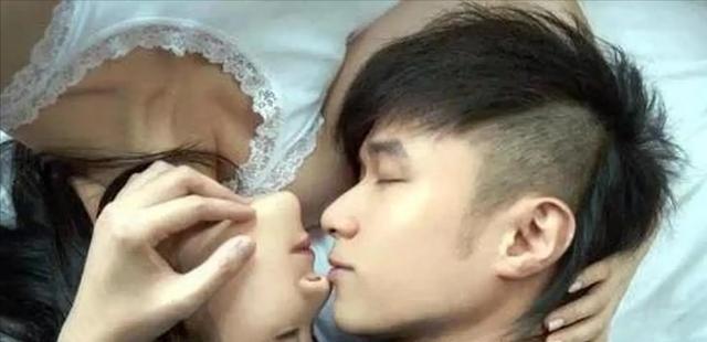 古巨基:她以经纪人身份陪我22年,52岁为我高龄产一子,能不爱吗