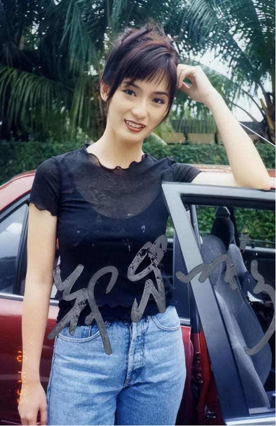 她是《东游记》的“何仙姑”，可惜了这么漂亮的脸，却被迫退圈