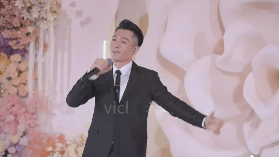 知名港星内地婚礼捞金，曾因立场争议被封杀，今出场费堪比一线明星