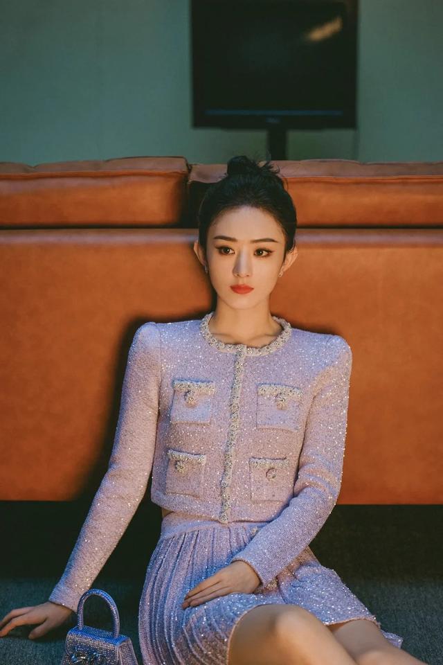 伊能静 梳丸子头不好看，是发缝没分对？