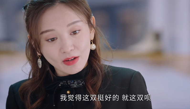 一张假脸毁掉整部剧!这三位女演员,顶着馒头脸演职场剧,不尴么