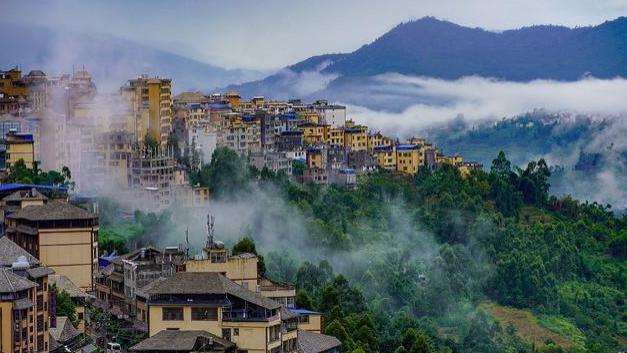 云南|我国唯一建在“天上”的城市，云雾缭绕，宛如仙境