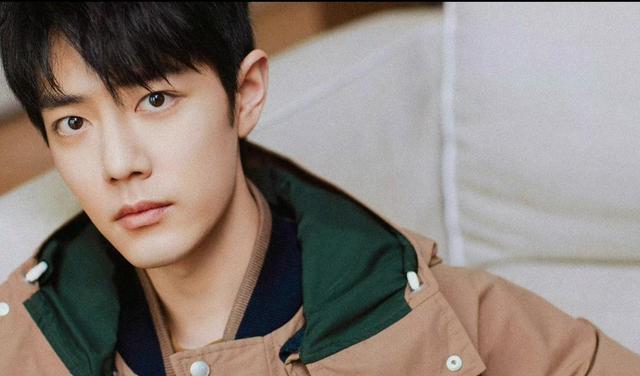 张嘉倪|张嘉倪米兰看秀，赵丽颖新戏进组，网友：不举办婚礼的男人真靠不住