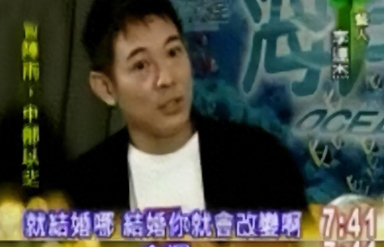 利智62岁幸福难掩,被李连杰抛弃,住贫民窟10年的黄秋燕怎样了?