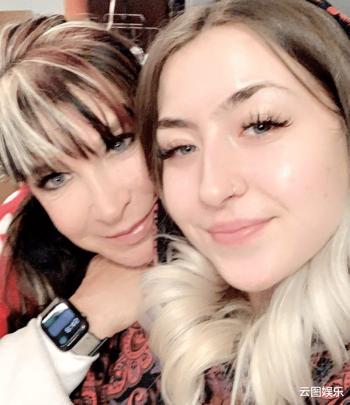 男人女人向前走|66岁动作女星罗芙洛近况，化浓妆变化大！求婚孟海被拒后返美生活