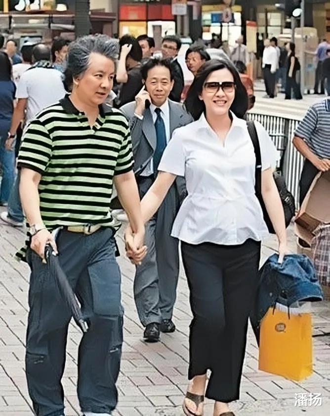 因为长相不够旺夫 而被伏明霞所替代 与豪门无缘 陈慧珊和伏明霞老公