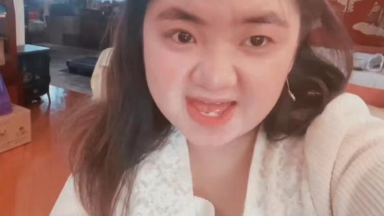 热衷当网红！知名港星爱女拍片分享生活，常因身材胖及外貌遭攻击