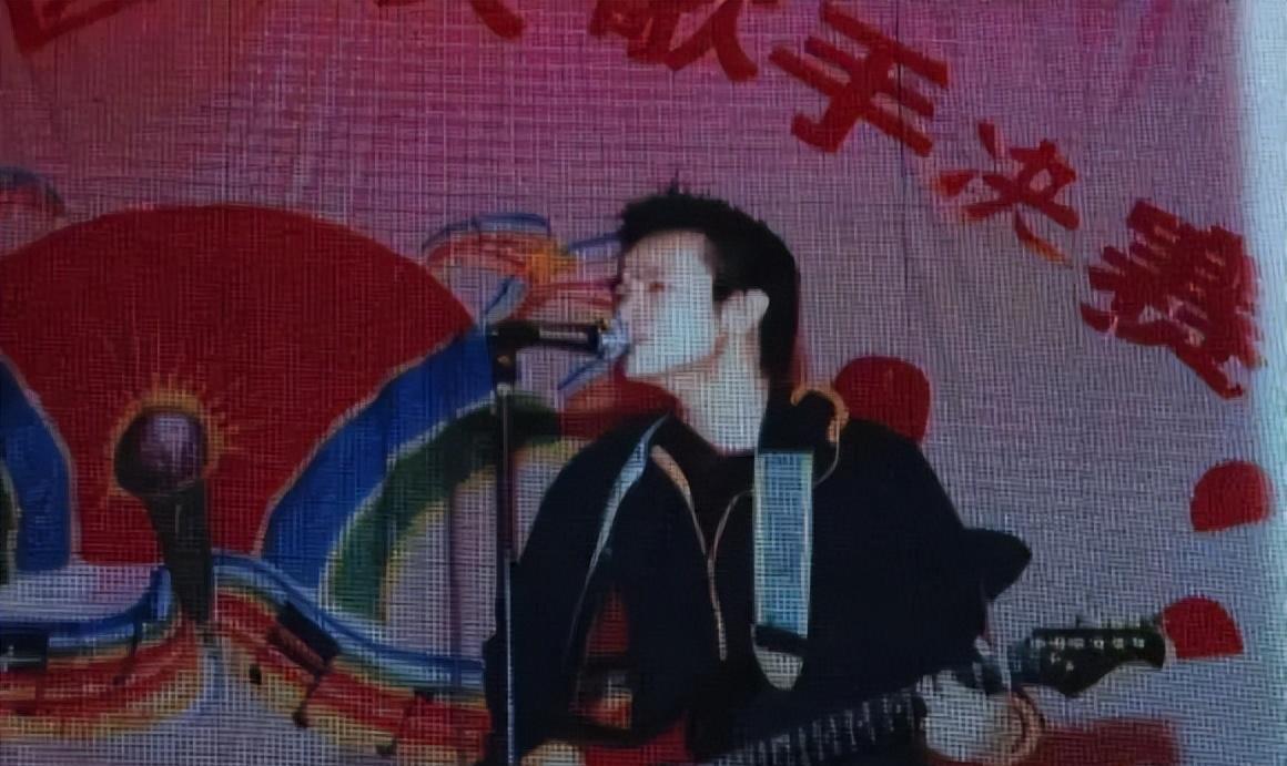 |15岁开演唱会,19岁日进斗金,拒绝春晚的邀请,竟没人说耍大牌