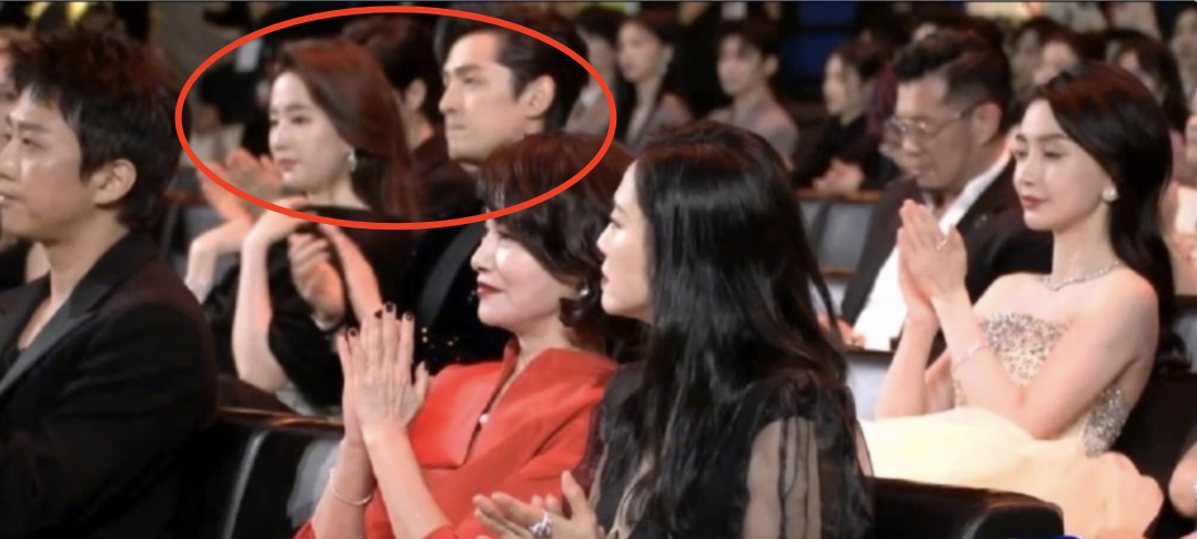 胡歌|微博之夜经典名场面超全汇总！胡歌刘亦菲获King和Queen惹网友不满