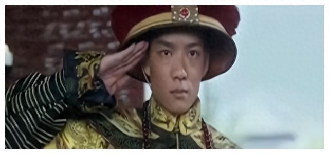 裤衩子外露，诱惑尼姑装，这些毁三观的操作，导演怕是个猪脑子吧