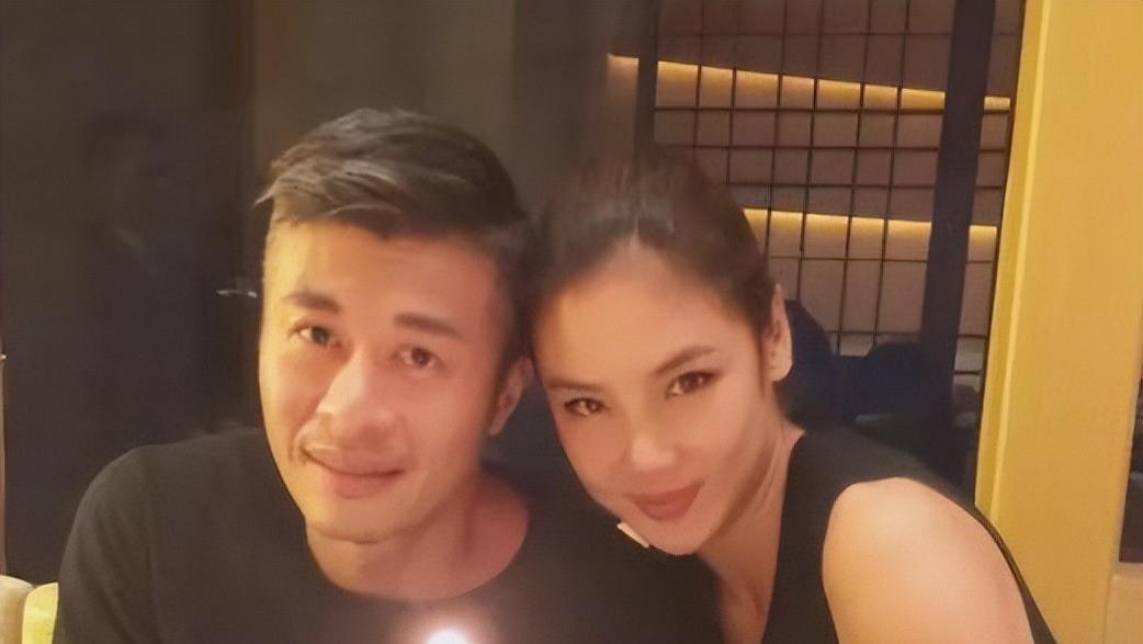 乐基儿|乐基儿坐私人飞机旅游散心，近照暴瘦一圈，晒奢华美食享受独处