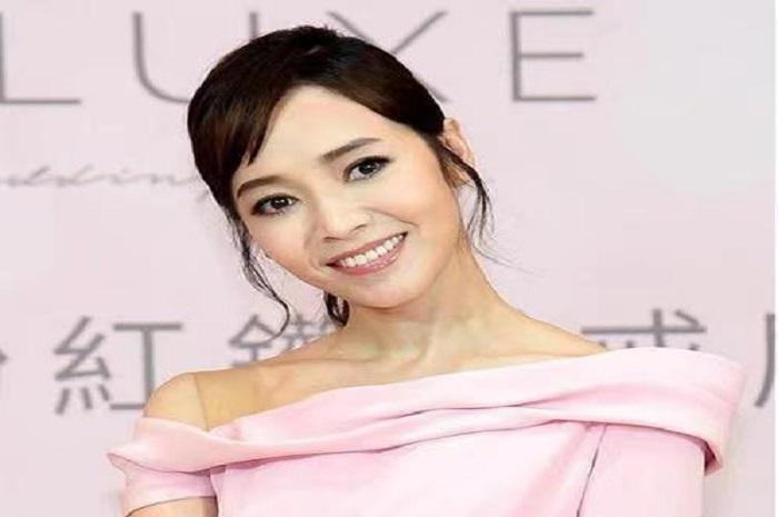 侯佩岑|公公豪赌欠债跑路，小儿子患病，侯佩岑豪门梦碎？