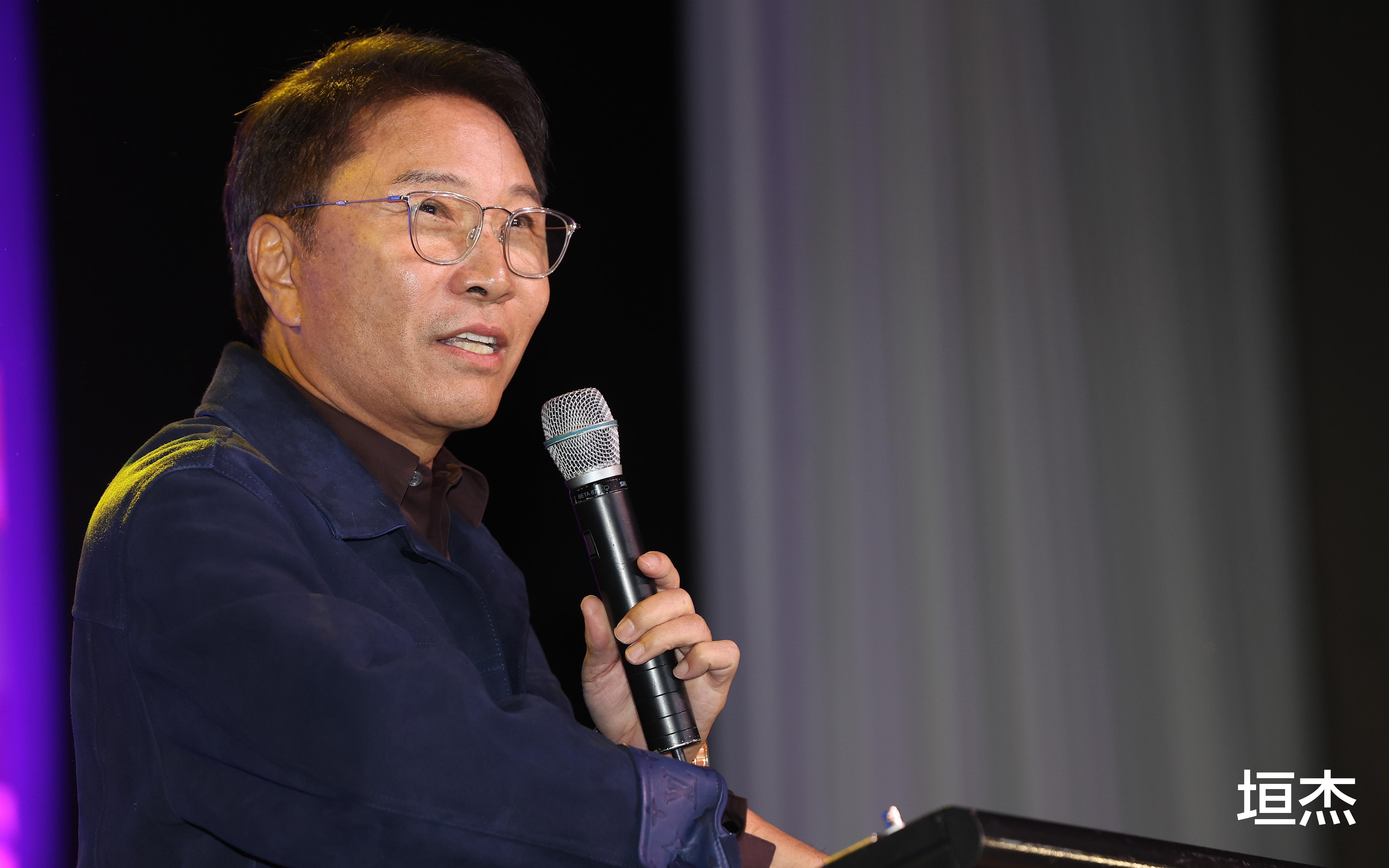 张颖颖|3天8个瓜！赵丽颖被疑整容失败，汪小菲张颖颖分手，都是大瓜