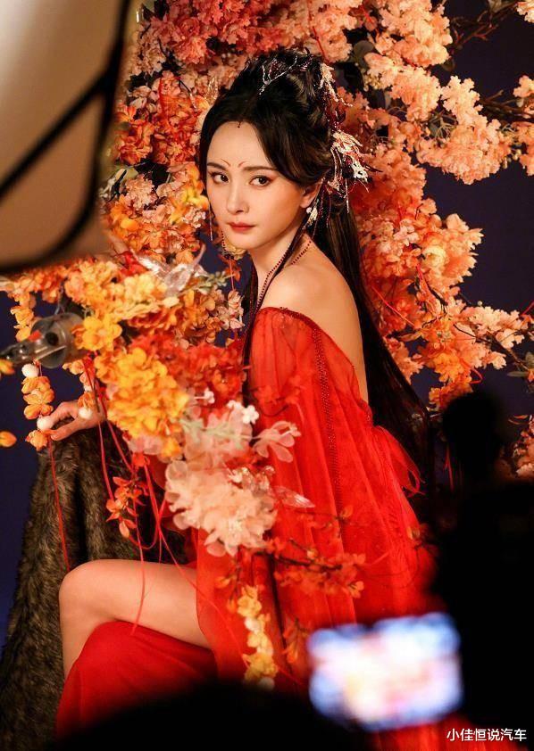 |杨幂的“连环瓜”,热搜要装不下了