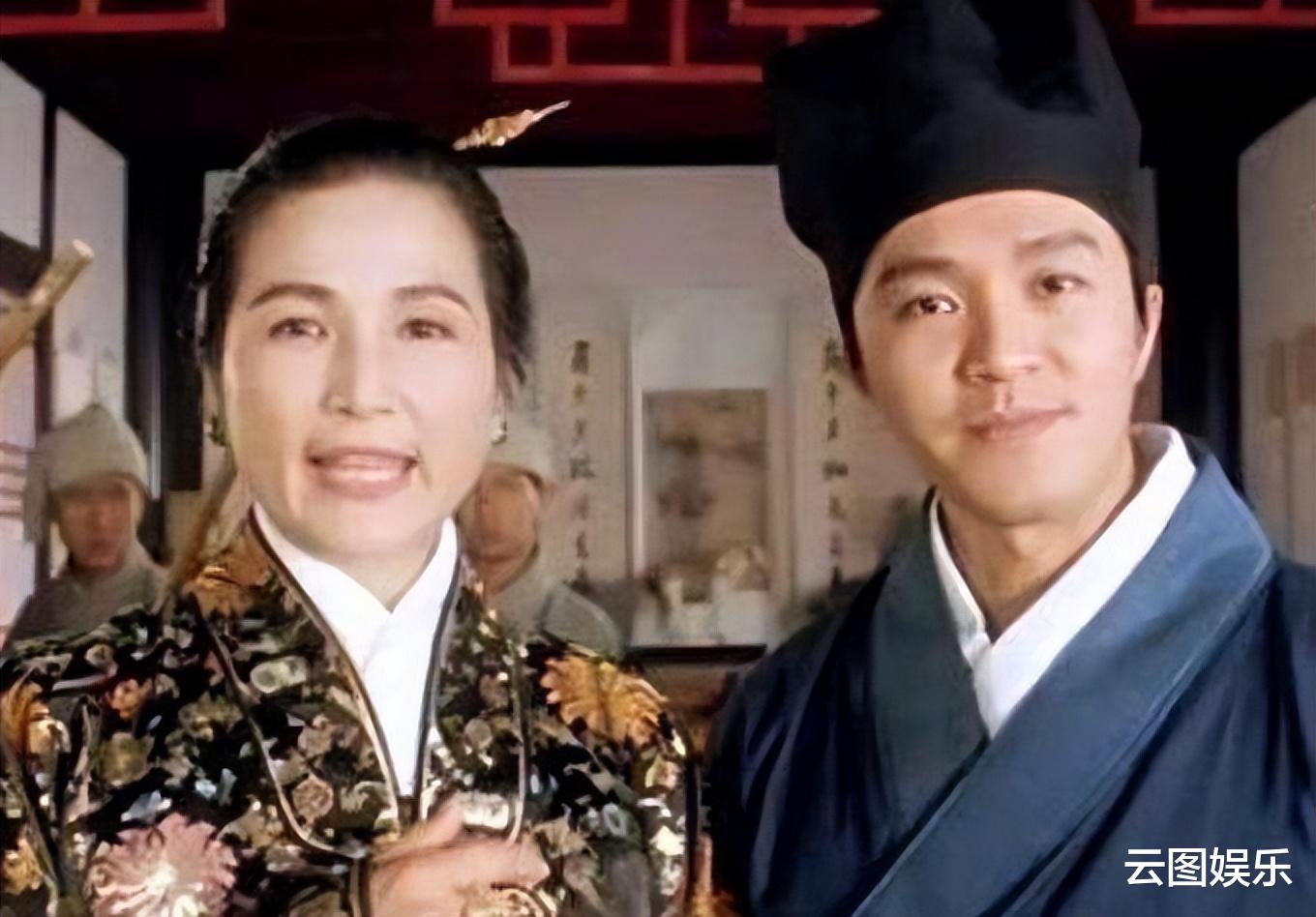 郑佩佩|恭喜！77岁郑佩佩荣升奶奶，洋儿媳宣布怀孕，穿露腰装开心晒孕肚