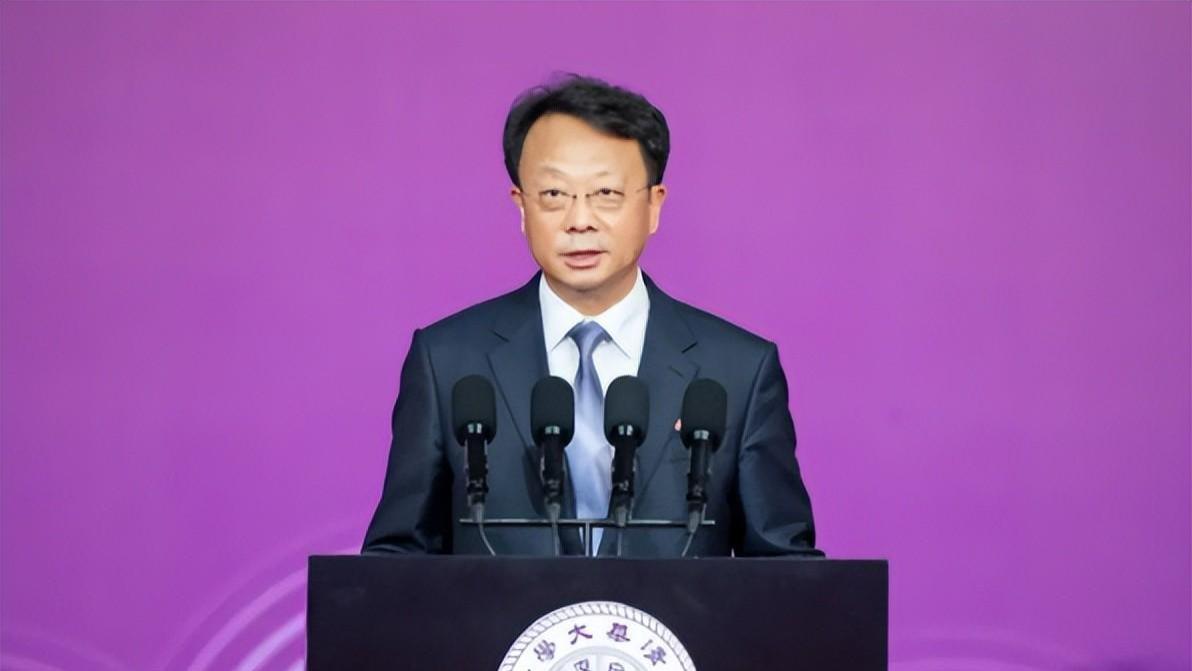 事闹大了！清华复旦辟谣丑闻？川大继续硬刚？网友：真急眼了！