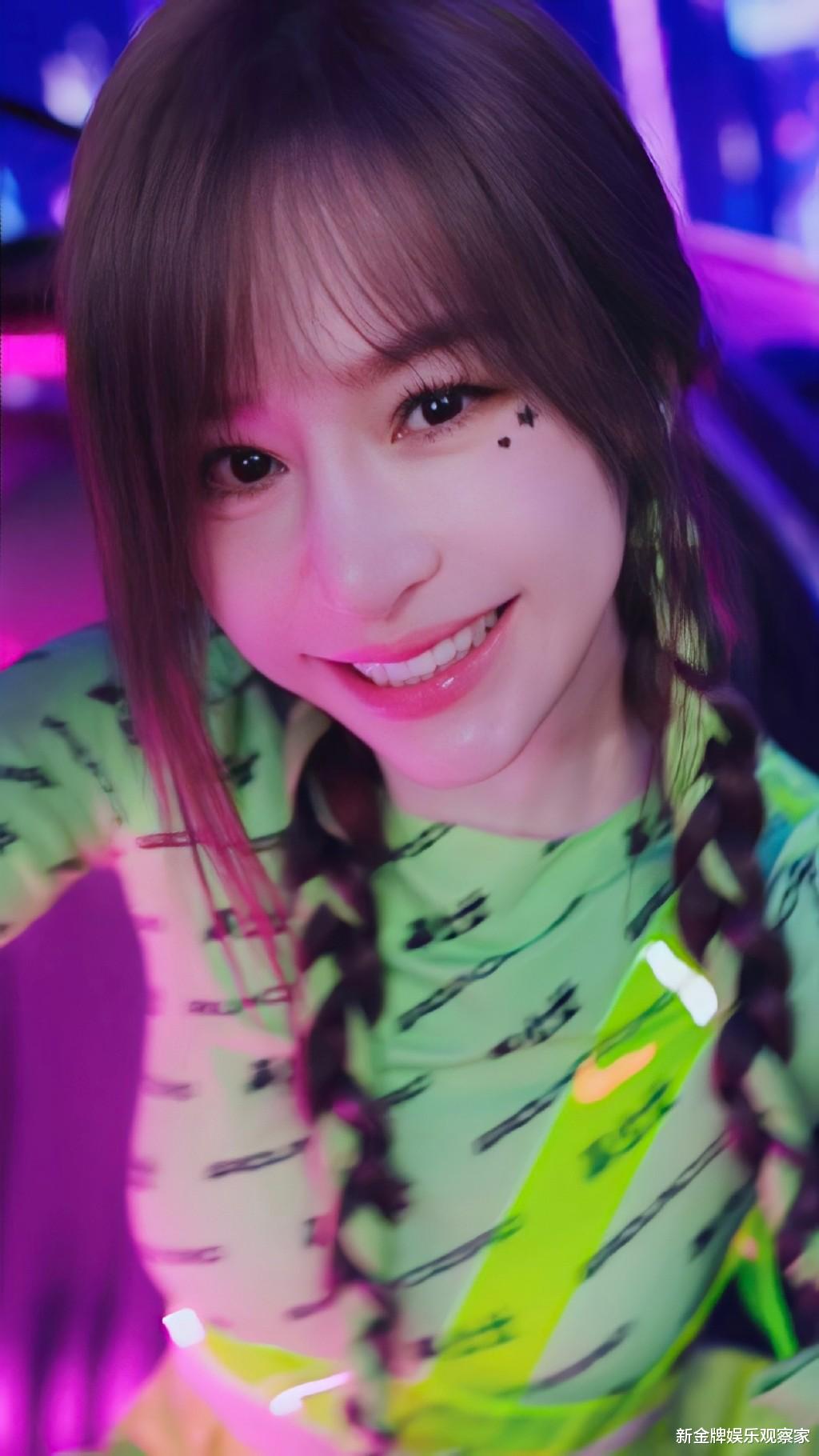 王心凌国风旗袍太美了,吃透浪姐红利,40岁生日当天发新歌