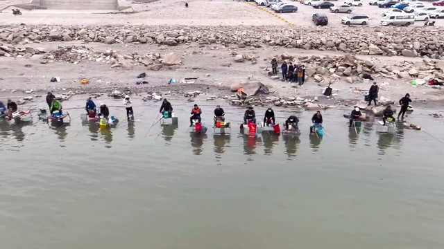 钓鱼|从长江边“千人垂钓”看“中国钓鱼人达1.4亿”，会把鱼钓光吗？