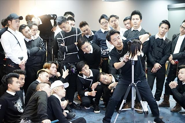 阿里高管辞掉高薪做\洗剪吹\?5年狂开1千家店,年入10个亿