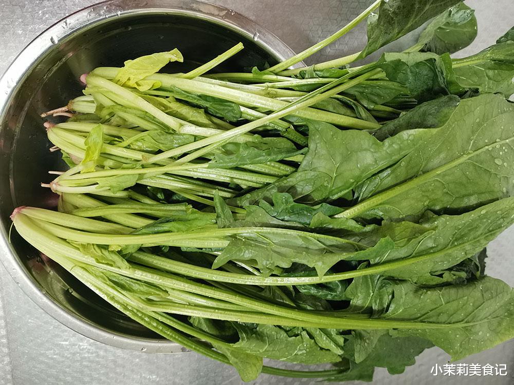 饺子|它是深秋“第一养肝菜”，遇到买20斤，煮一煮存冰箱，包饺子真香