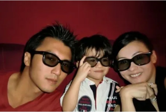 离婚并未分手？张柏芝之所以不透露三胎生父，是为了保护谢霆锋