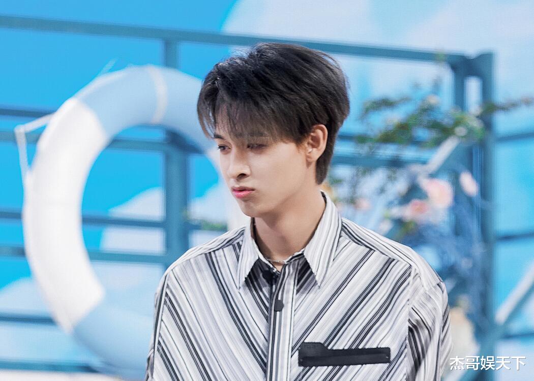 檀健次|秦霄贤的“下不去手”,檀健次的“吃不下”,让《星期六》封神了