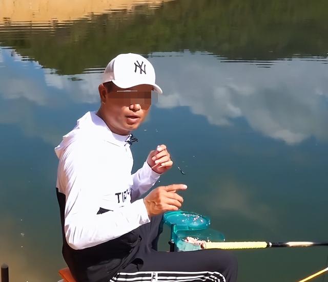 鲤鱼|利益永远比钓鱼大师脸面重要，邓刚重提钓鲢鳙能否打窝，原因曝光