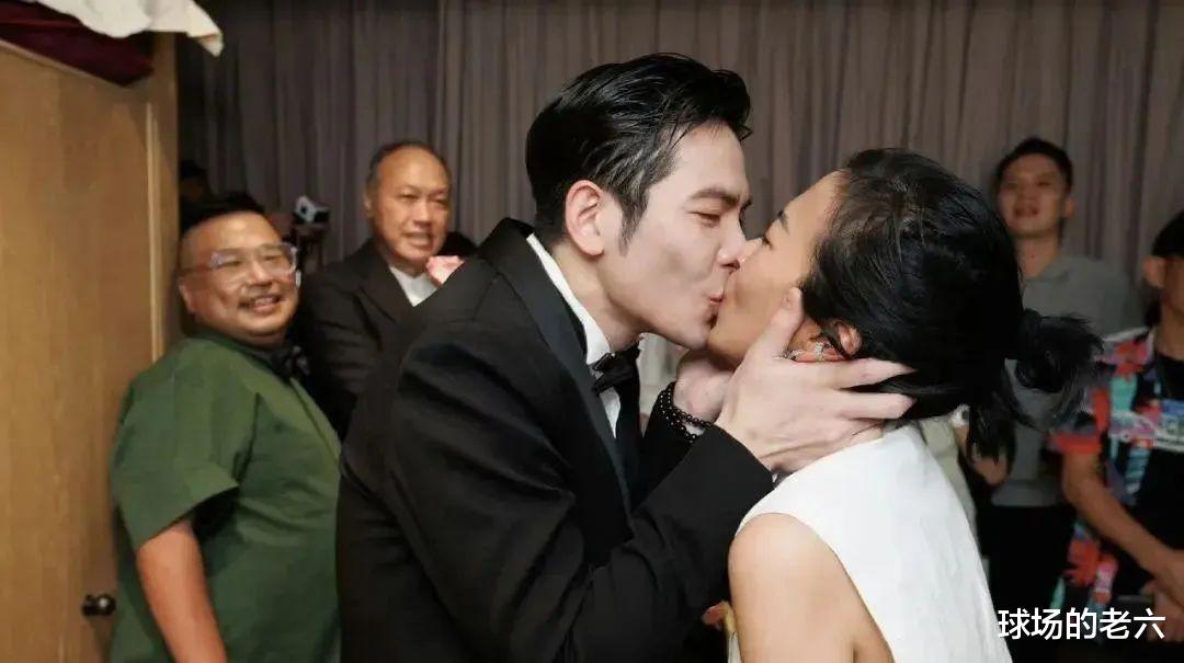 36岁萧敬腾求婚50岁经纪人！现场叫妈妈，对方曾是黑帮大哥女友