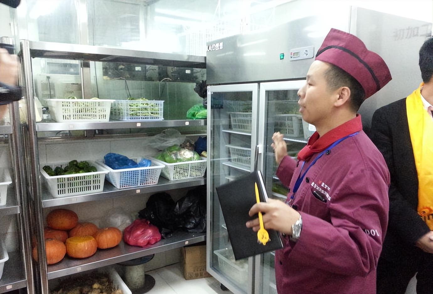 |不是开玩笑：以后凉皮里但凡出现一根黄瓜丝，罚款5000元