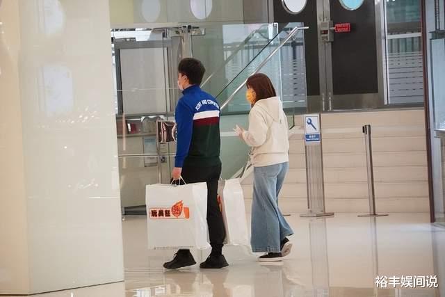 方力申|恋情瓜！港媒曝方力申新恋情，对方颜值高样子甜美，感情细节曝光