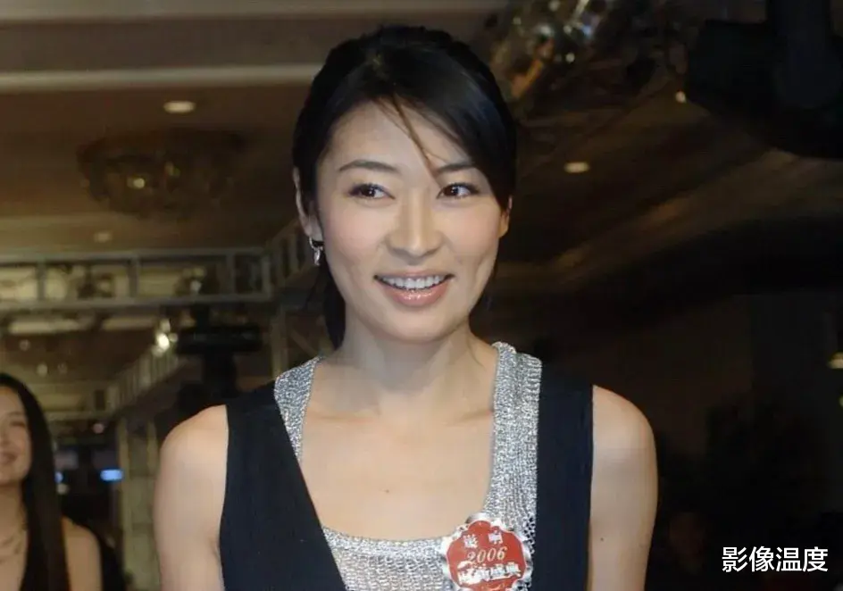 梁静这次彻底愤怒：用法院传票猛烈反击丁昱彤，女方狂删微博求助管虎