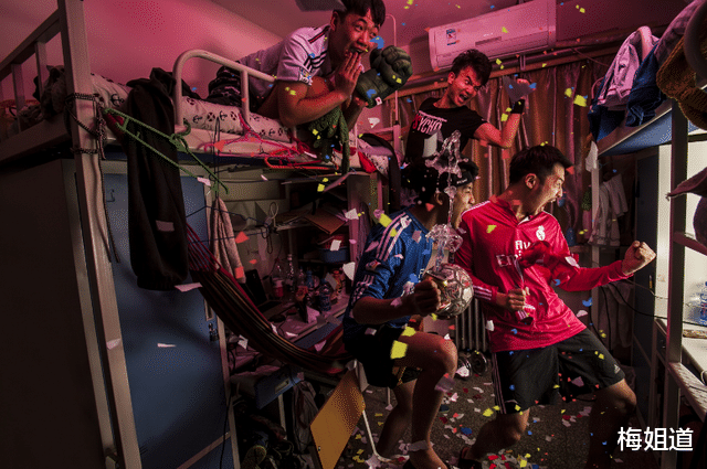 炒股|江苏一考生453分被三本录取,每年学费2.8万,看到室友后心态崩了