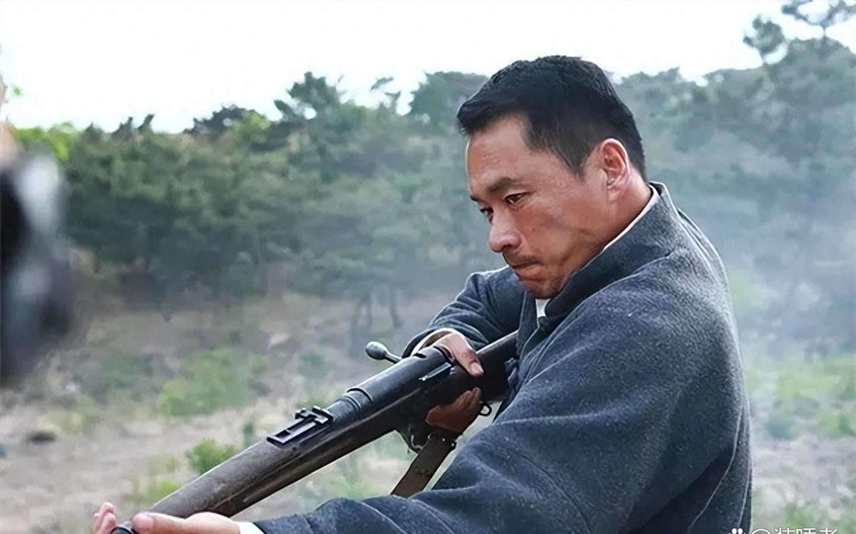 扮演武松的丁海峰回到家，对老婆说：我爱上了潘金莲，咱们离婚吧