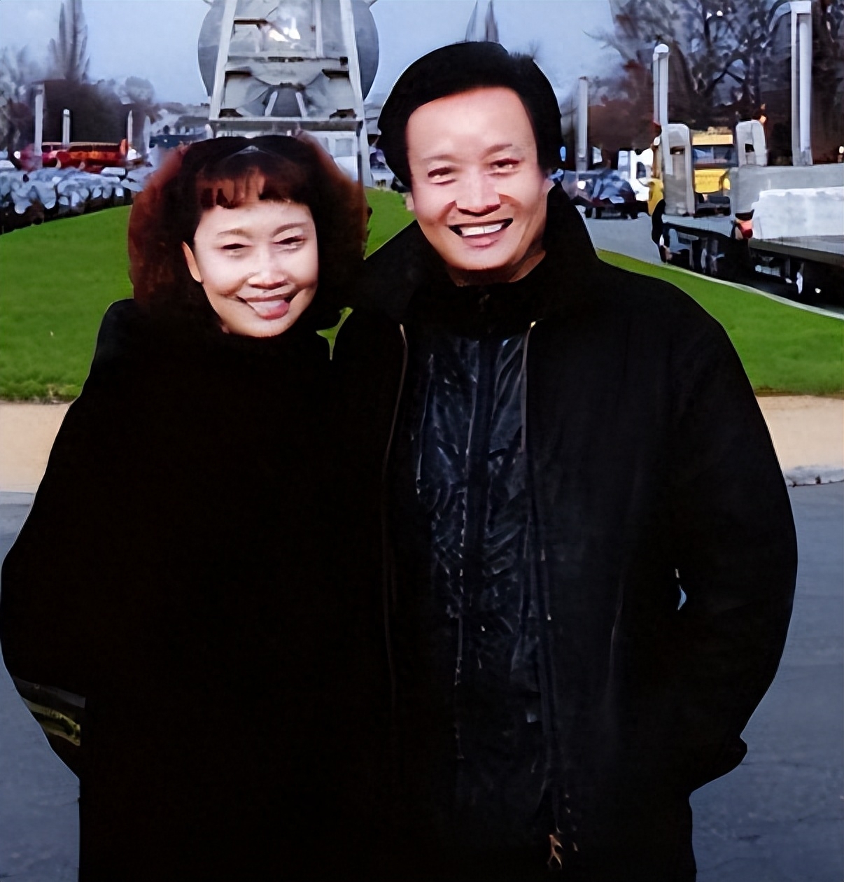 66岁阎维文:穿“天价”衣服,开班“圈钱”,评论区“已沦陷”