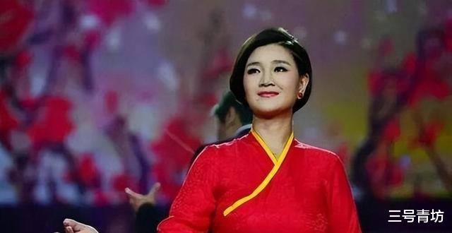 歌手降央卓玛：因丈夫高颜值疯狂倒追，婚后生3胎，现在生活咋样